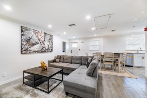 Spacious 2BR Townhouse Near The Beach with Parking